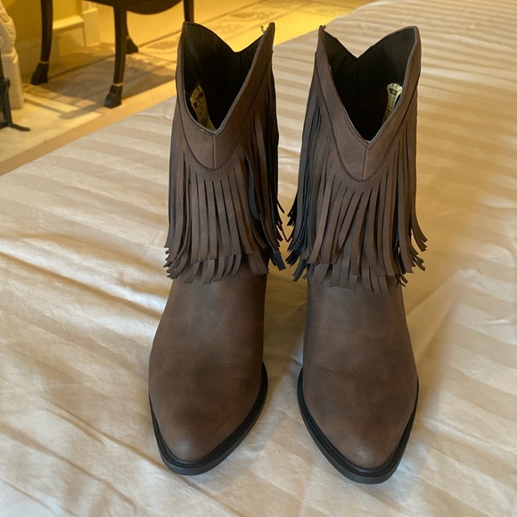 NWOT Roper Fringe Boots in Size 8 - Picture 1 of 7